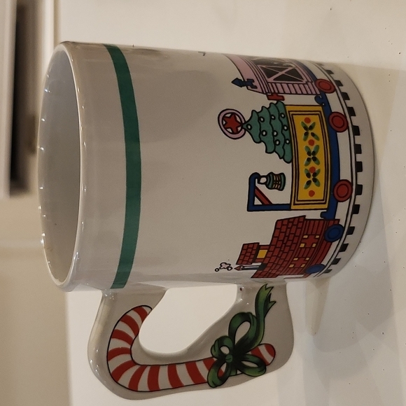 Vintage Christmas Mug - Picture 1 of 3